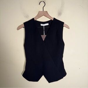 NWT LOVE BONITO  classic Mae tailored crossover top XS